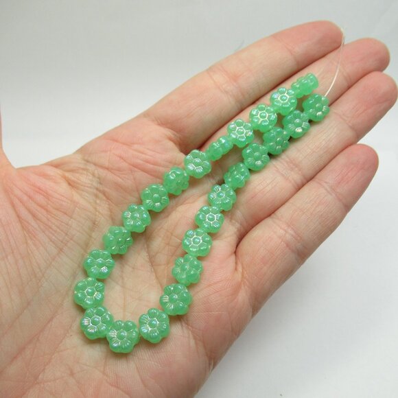 UG flower beads - Picture 2 of 8